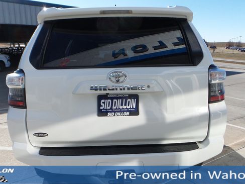 Used 2017 Toyota 4Runner SR5 Premium image 4