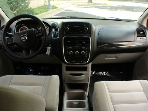 Used 2016 Dodge Grand Caravan SE w/ Quick Order Package 29E SE FWD image 45