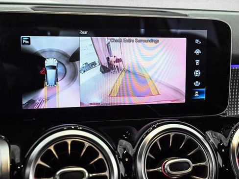 Certified 2021 Mercedes-Benz GLB 250 4MATIC image 15