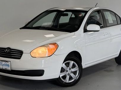 Used 2011 Hyundai Accent GLS w/ Premium Pkg 4
