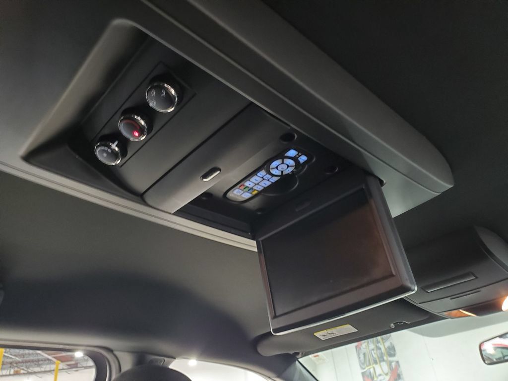 Used 2016 Dodge Grand Caravan SE FWD image 21