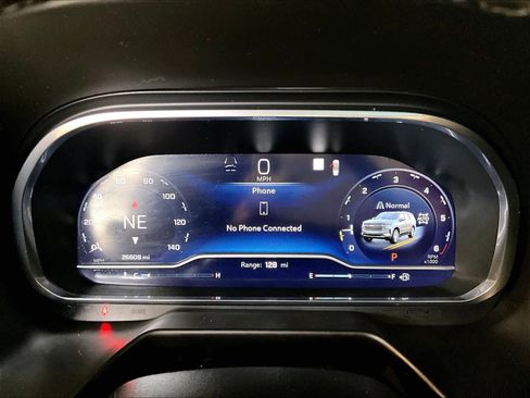 Used 2023 Chevrolet Suburban High Country image 26