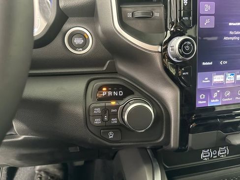 New 2026 RAM 1500 4x4 Crew Cab image 25