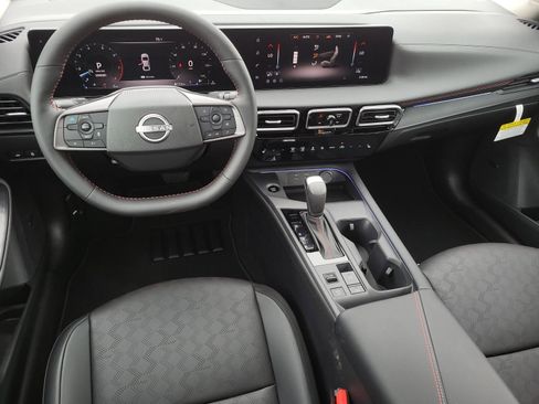 New 2026 Nissan Sentra SR FWD image 2