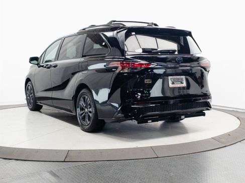 Certified 2025 Toyota Sienna XSE w/ XSE Premium Package AWD/4WD image 10
