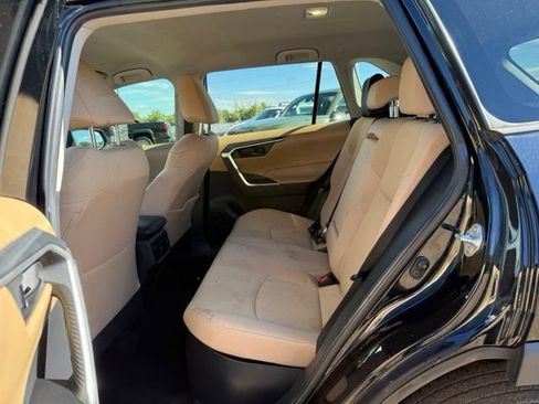 Used 2023 Toyota RAV4 LE AWD/4WD image 15