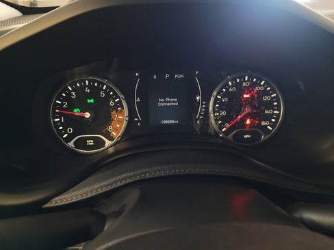 Used 2016 Jeep Renegade Latitude image 23