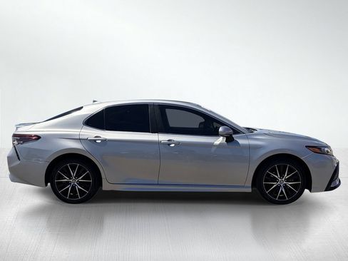 Certified 2022 Toyota Camry SE w/ Convenience Package FWD image 10