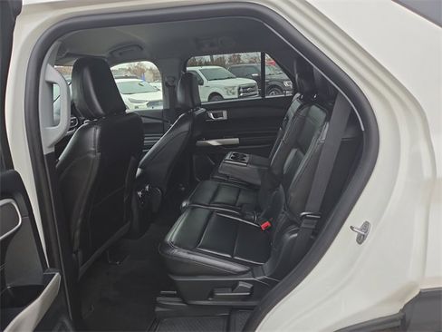 Certified 2022 Ford Explorer XLT w/ Equipment Group 202A image 25