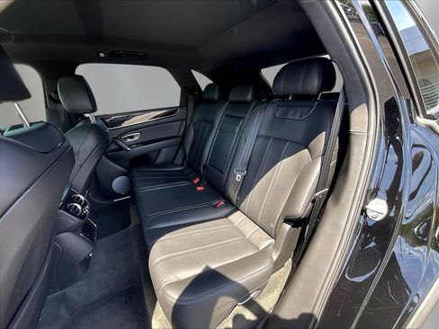Used 2019 Bentley Bentayga AWD/4WD image 21