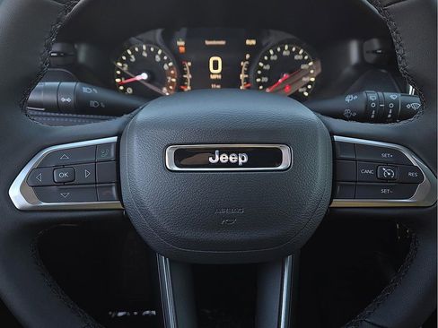 New 2026 Jeep Compass Latitude image 19