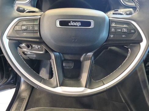 Used 2024 Jeep Grand Cherokee Altitude AWD/4WD image 21