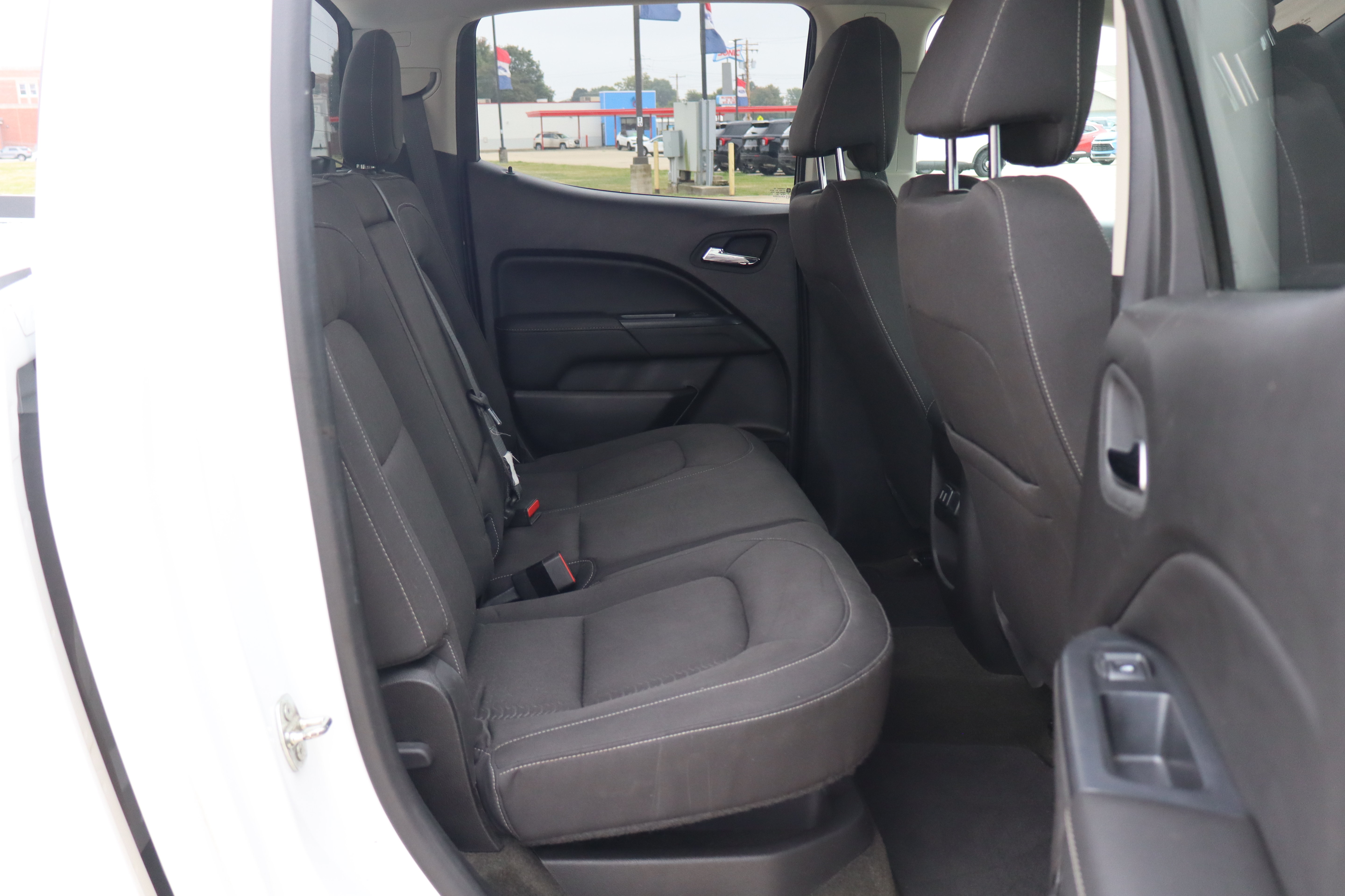 Used 2016 GMC Canyon SLE w/ SLE Convenience Package RWD image 11
