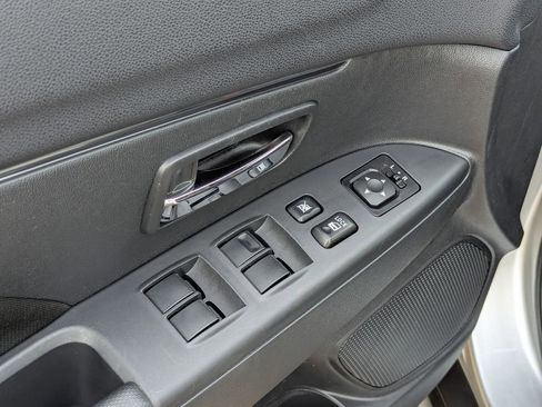 Used 2025 Mitsubishi Outlander Sport ES image 11