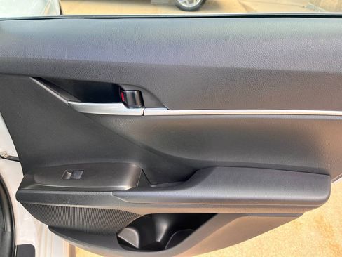 Used 2023 Toyota Camry SE w/ Cold Weather Package FWD image 20