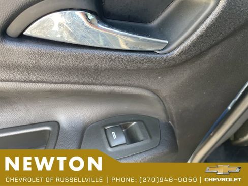 Used 2024 Chevrolet Equinox LT FWD image 33