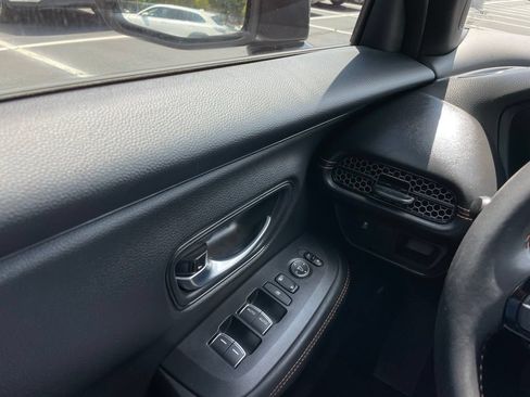 Certified 2025 Honda HR-V Sport image 22