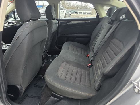 Used 2020 Ford Fusion SE image 15