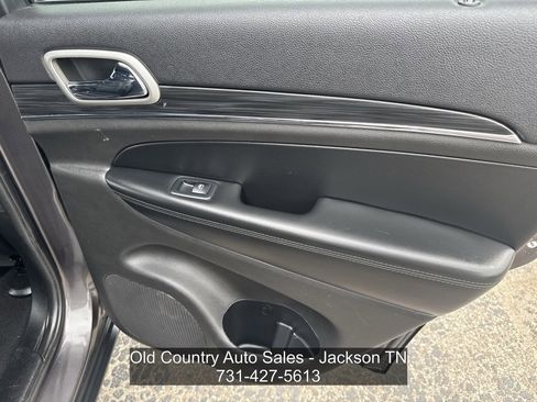 Used 2019 Jeep Grand Cherokee Limited AWD/4WD image 15