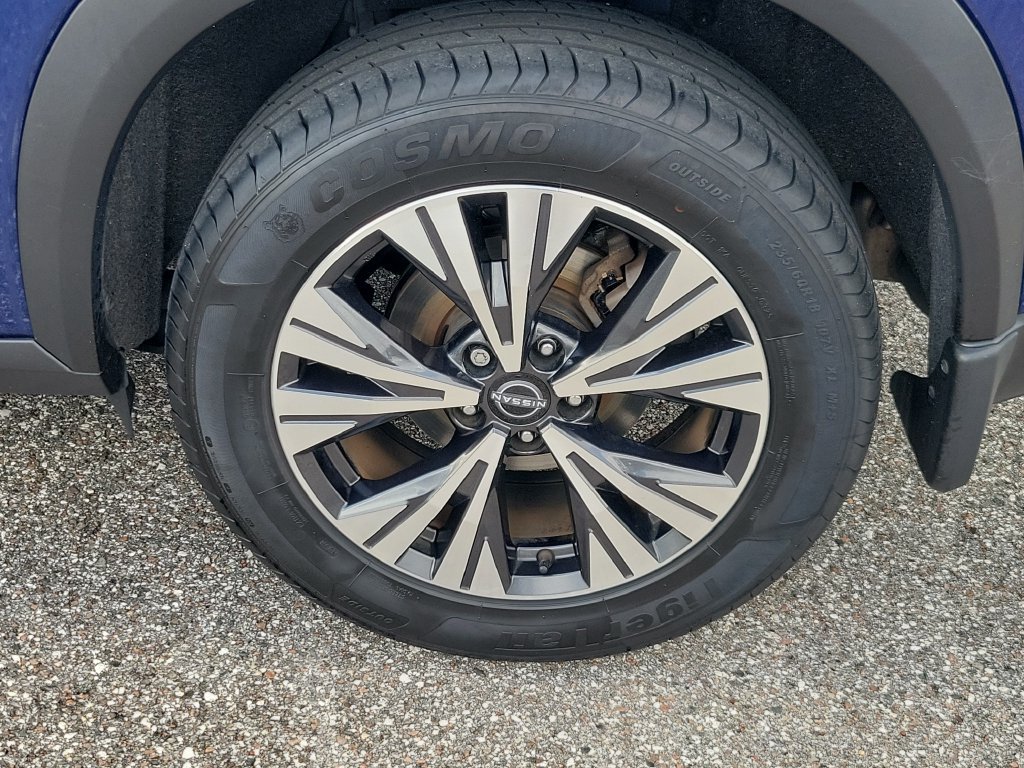 Certified 2023 Nissan Rogue SV FWD image 5