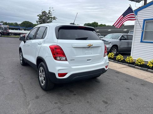 Used 2017 Chevrolet Trax LS FWD image 4