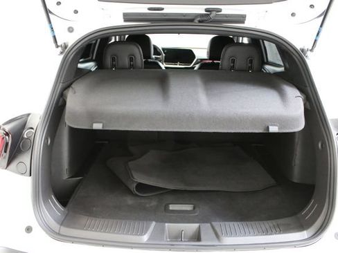Certified 2025 Chevrolet Trax RS w/ Driver Confidence Package FWD image 28