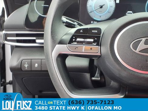 Used 2024 Hyundai Elantra SEL image 17