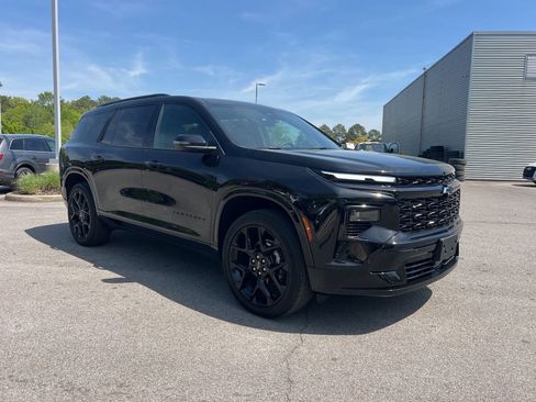 Used 2024 Chevrolet Traverse RS AWD/4WD image 3