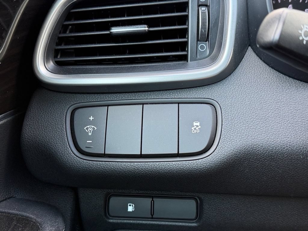 Used 2020 Kia Sorento FWD V6 image 21