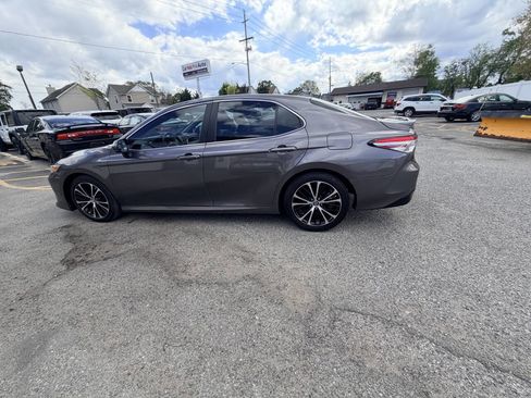 Used 2021 Toyota Camry LE image 28