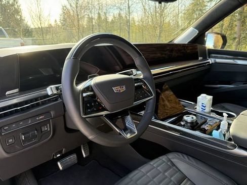 Used 2025 Cadillac Escalade V AWD/4WD image 3