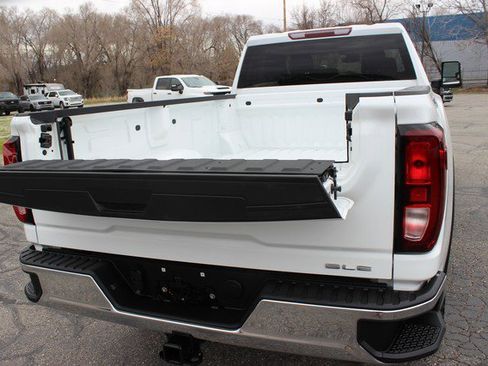 Used 2024 GMC Sierra 3500 SLE w/ SLE Convenience Package image 16