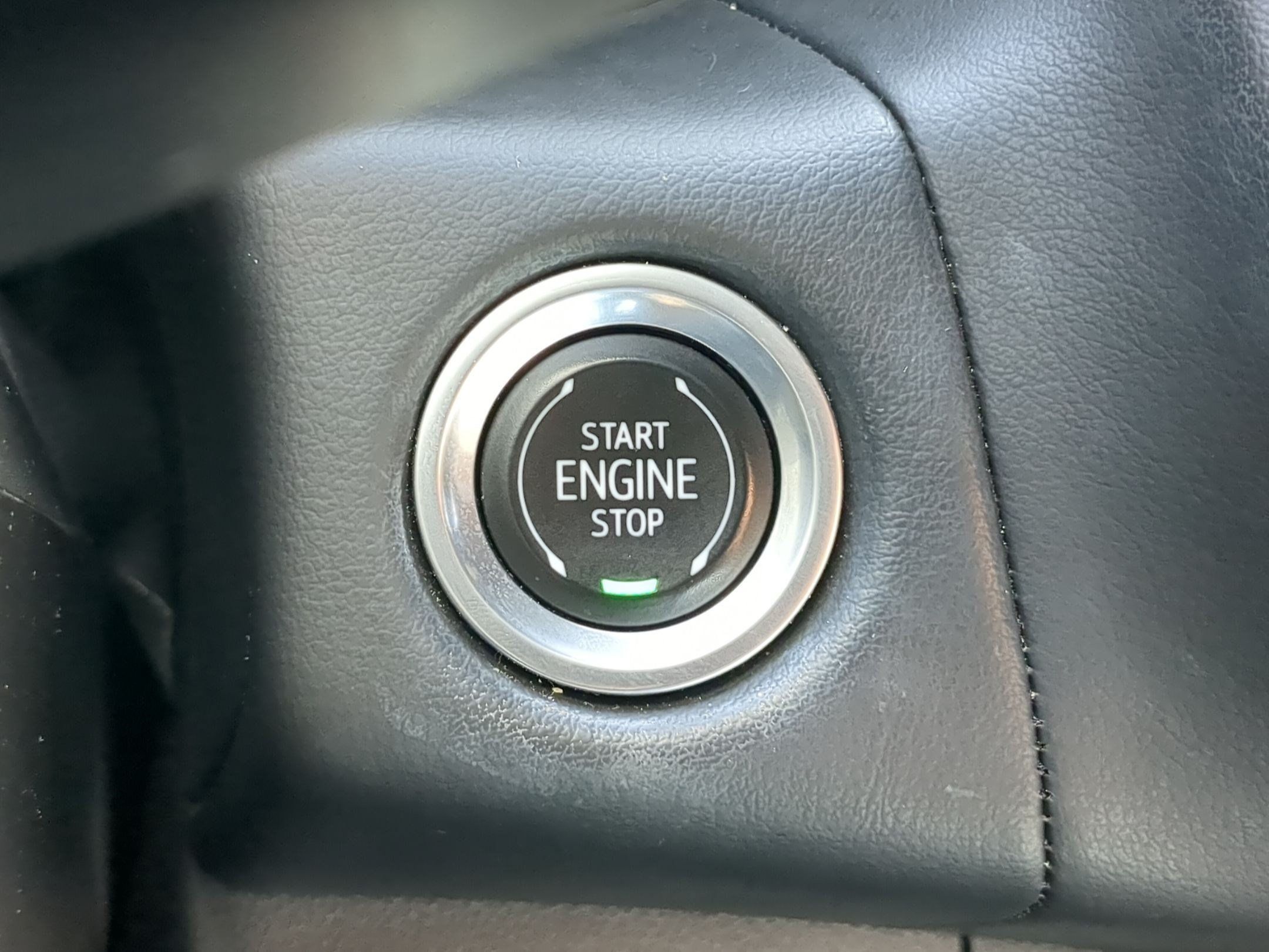Used 2023 GMC Yukon AT4 w/ Technology Package AWD/4WD image 18