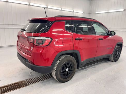 Used 2018 Jeep Compass Sport w/ Cold Weather Group FWD image 7