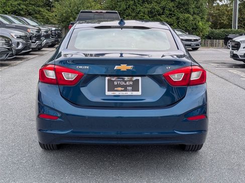 Used 2019 Chevrolet Cruze LT w/ Convenience Package FWD image 4