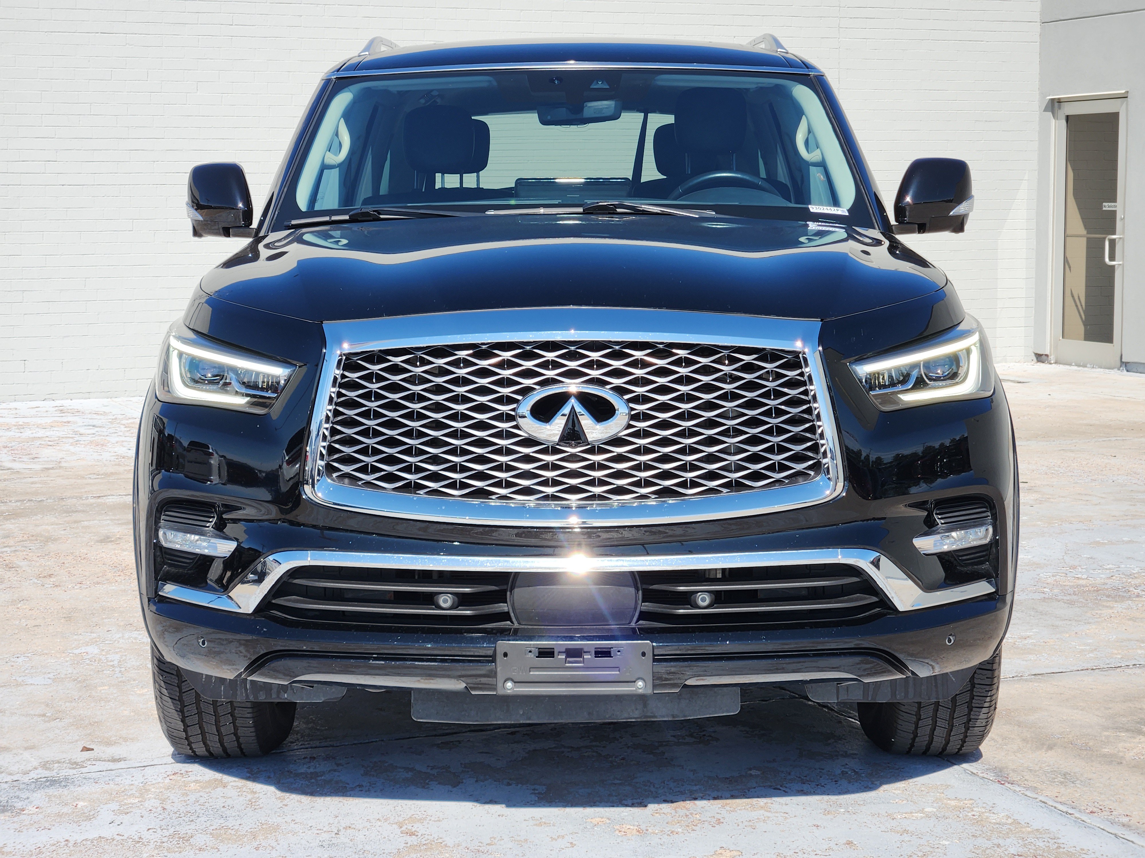 Used 2023 INFINITI QX80 Luxe w/ Cargo Package AWD/4WD image 3