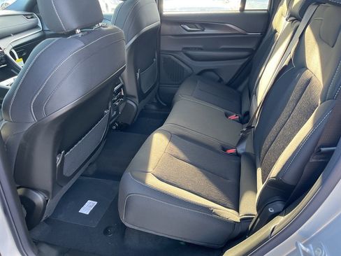 New 2025 Jeep Grand Cherokee Laredo X image 16