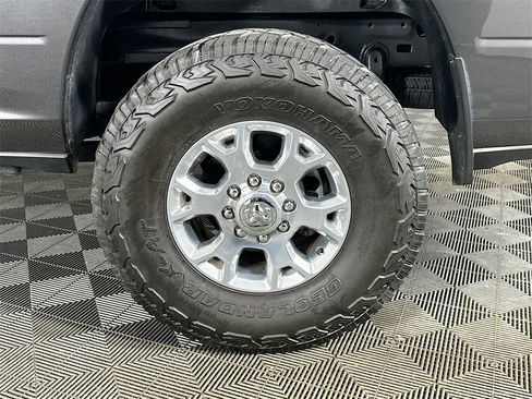 Used 2024 RAM 2500 Laramie image 33