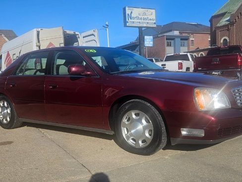 Used 2001 Cadillac De Ville w/ Comfort/Convenience Pkg image 3