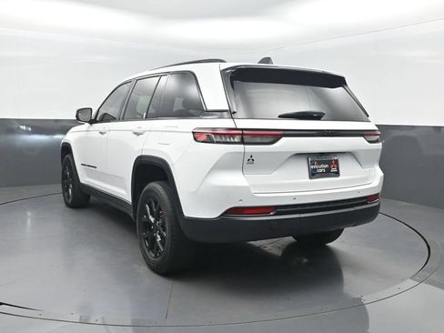 Used 2023 Jeep Grand Cherokee Altitude RWD image 26