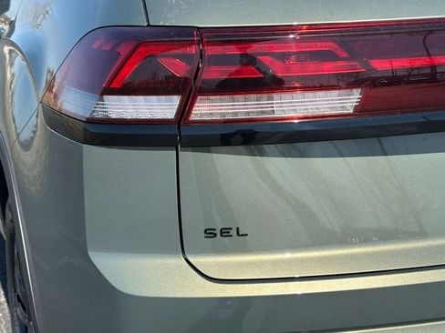 New 2026 Volkswagen Atlas Cross Sport SEL R-Line AWD/4WD image 15