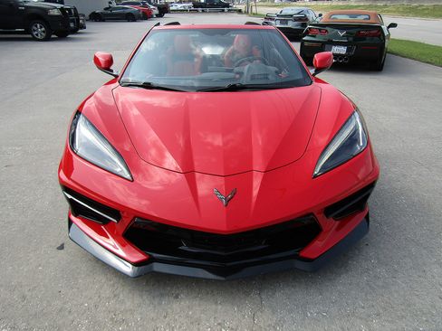 Used 2021 Chevrolet Corvette Stingray Premium Conv w/ Z51 Performance Package RWD image 2