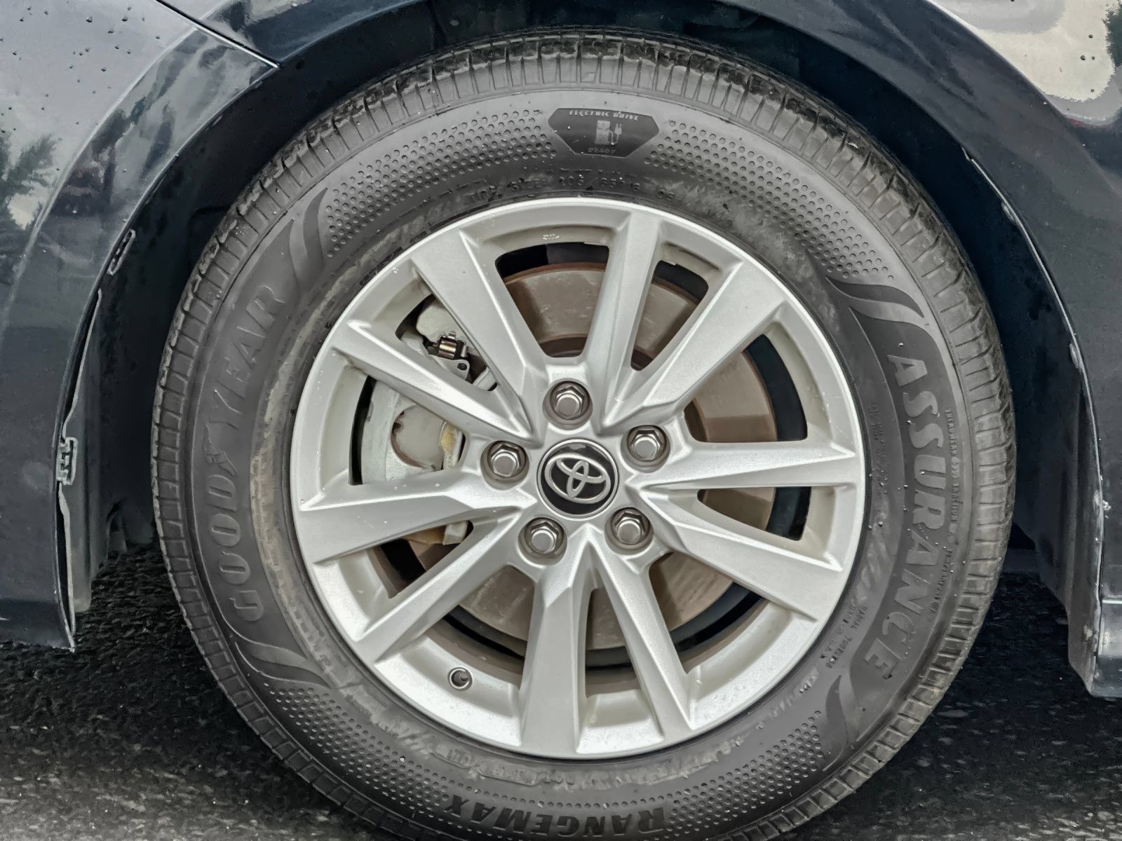 Used 2025 Toyota Camry LE FWD image 24