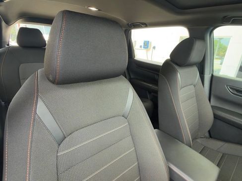 Used 2025 Honda CR-V Sport image 9