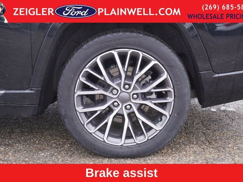 Used 2024 Jeep Grand Cherokee L Summit image 13