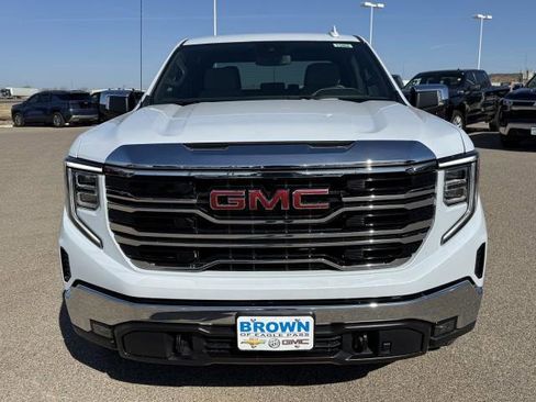 New 2026 GMC Sierra 1500 SLT image 3