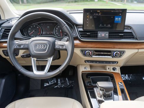 Used 2023 Audi Q5 2.0T Premium w/ Convenience Package AWD/4WD image 13