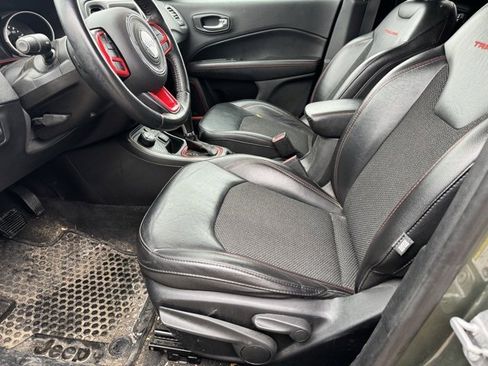 Used 2019 Jeep Compass Trailhawk w/ Cold Weather Group image 5