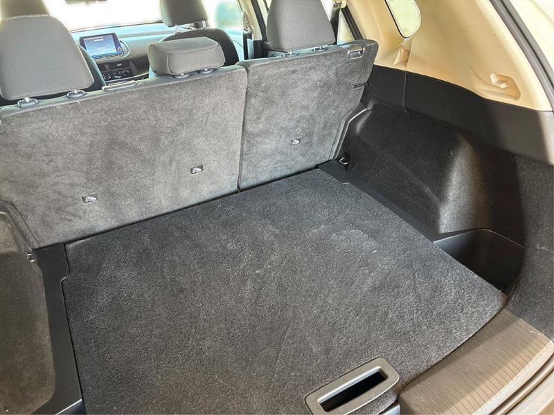 Used 2023 Nissan Rogue S FWD image 18