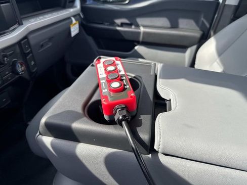 Used 2025 Ford F550 4x4 Regular Cab Super Duty image 9